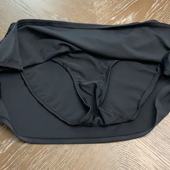 Tropical Escape black Bikini skirt - Picture 6 of 10